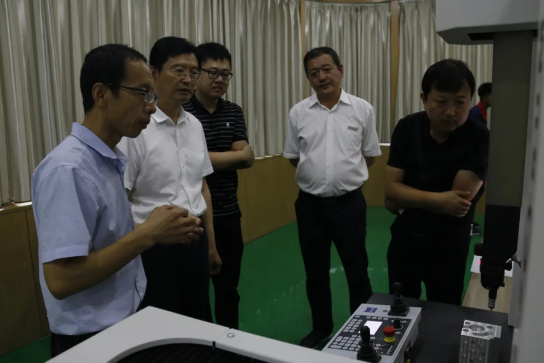 白银矿冶学院举行教育部、有色行业教育汇报会暨留学生毕业典礼