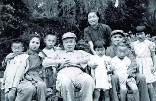 十大元帅的最终归宿，3人在北京八宝山，1人长眠异国他乡