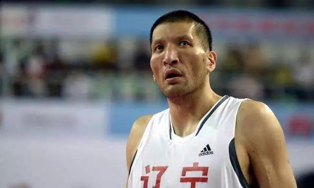 哪些中国人拿过nba戒指(第一个拿到NBA冠军戒指的中国球员！他曾做到过姚明都做不到的事)