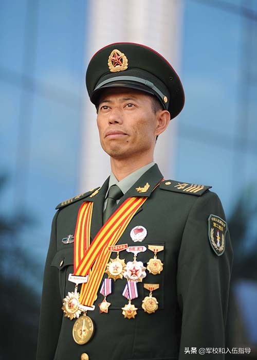 大学毕业生在部队转士官值得么？未来有什么发展？