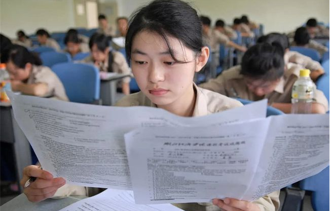 提前20分钟交卷，称高考题“太简单”的浙江考生，只能自吃苦果