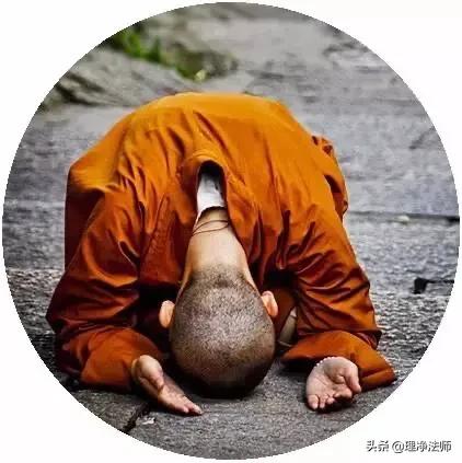 拜佛的正确姿势(礼佛正确跪拜姿势)-图1