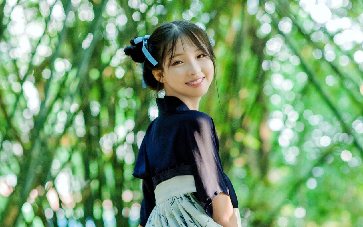 男子和女友结婚前夕，与老同学乱搞，女友来了谎称是室友女友