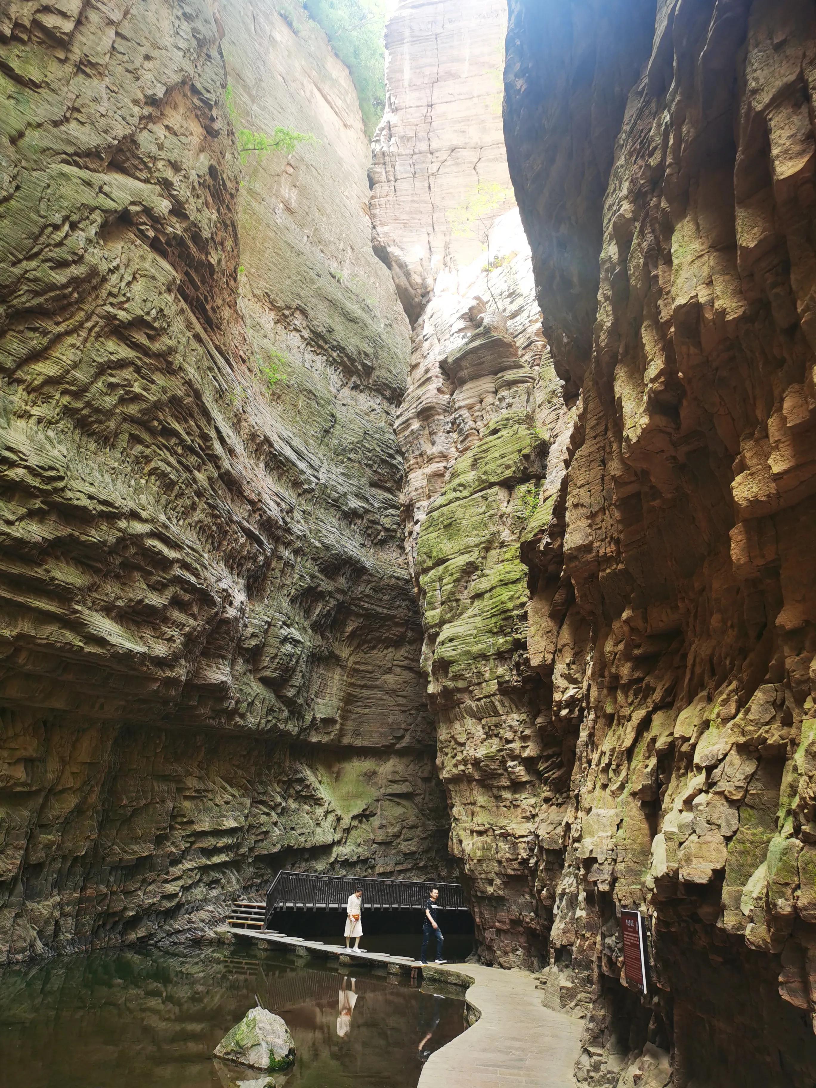 龙潭大峡谷在哪(洛阳龙潭大峡谷,古海奇峡地质画廊,景色不输红石峡,却