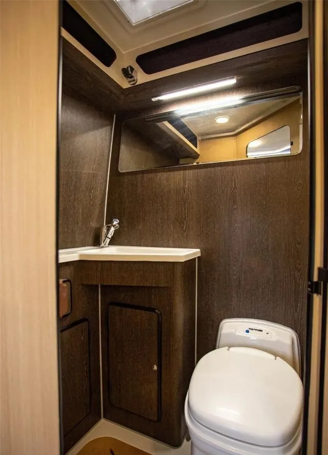 满足一家四口畅游川藏公路的越野房车，不到40万