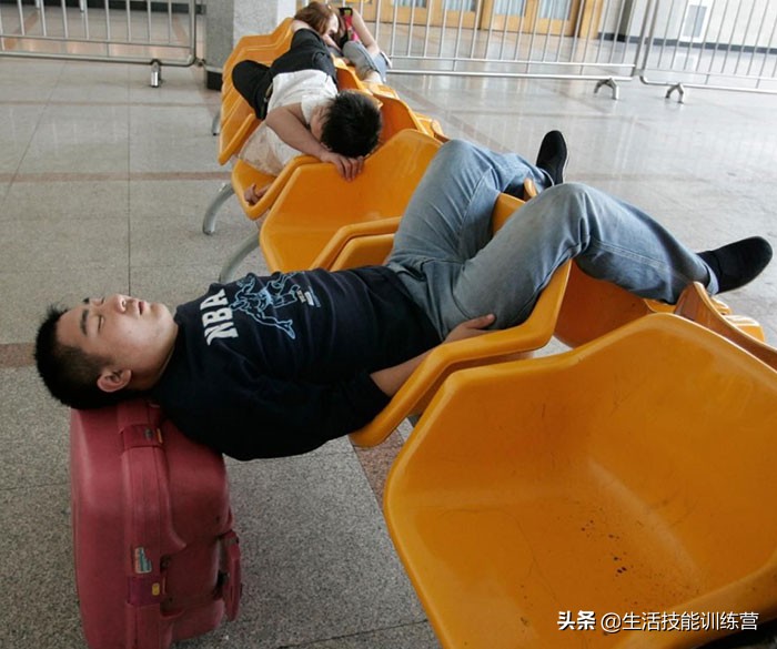 50个搞笑的睡姿抓拍,羡慕随时能睡着的人