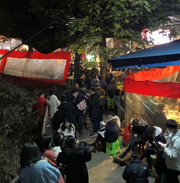 回家吃饭加盟火爆，饭点排队等位成常态