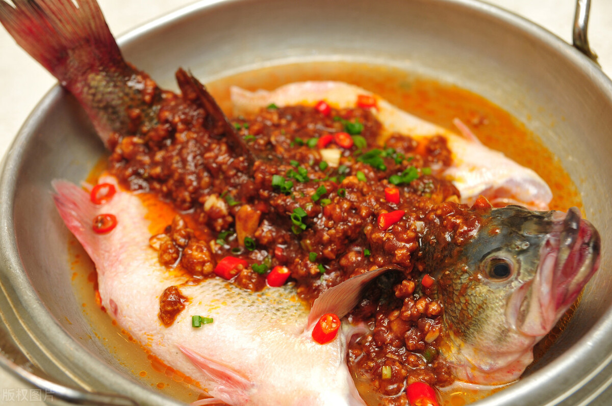 中国名菜-松辽风味-红鲷戏珠