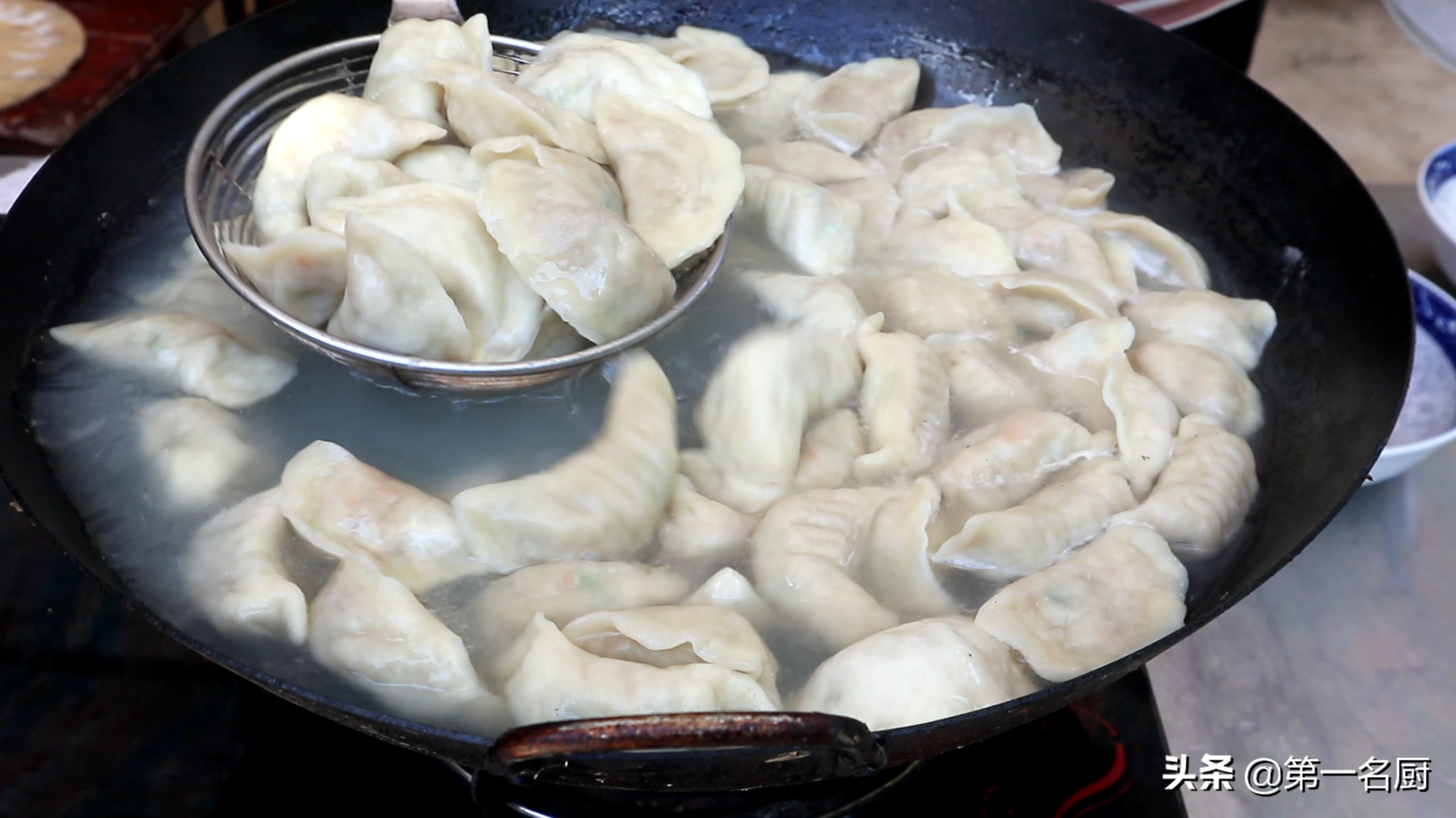 煮饺子是盖盖煮还是开盖煮煮饺子是开盖煮还是关盖煮