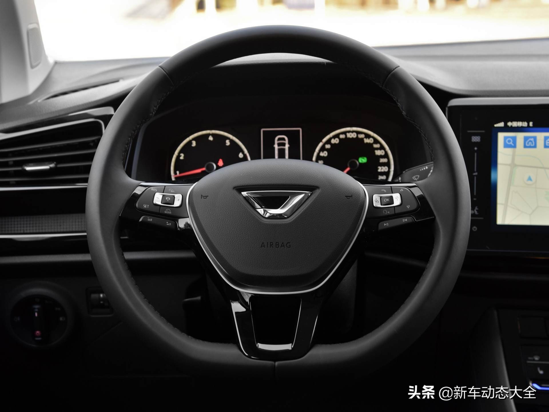 没有双离合都是6AT自动挡，合资品质的低价大SUV，实拍捷达VS7