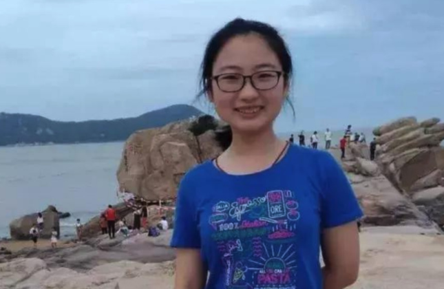 福建最贵高考状元，凭一己之力改变家人命运，光奖学金就有100万