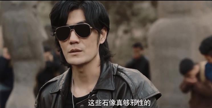 《盗墓笔记》黑瞎子，非张家人无麒麟血，为何有小哥的不老体质？