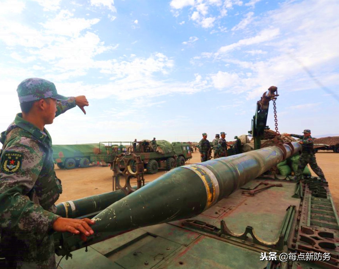 PHL-03火箭炮是国产“龙卷风”吗？火力残暴足以抹平对岸一切抵抗