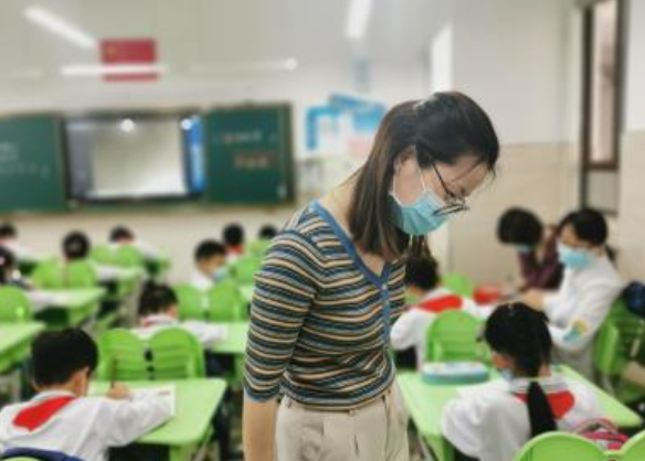 江西多名公立教师选择“辞职”，辛苦考上的编制，到底为啥要放弃