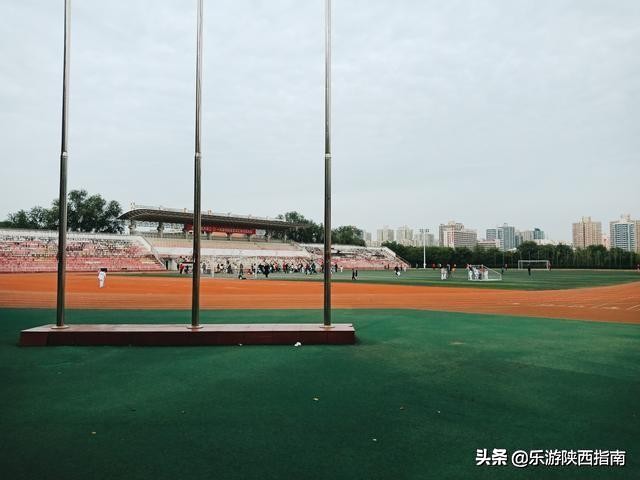 五院四系法最末！被叹惜的政法长安校区，有着超美的秋色与一日游