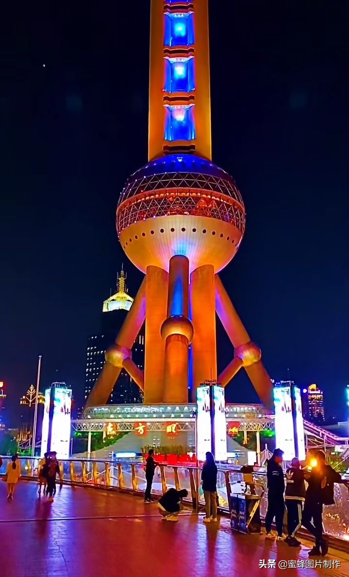 壁纸美图，上海滩美丽的夜景令人陶醉