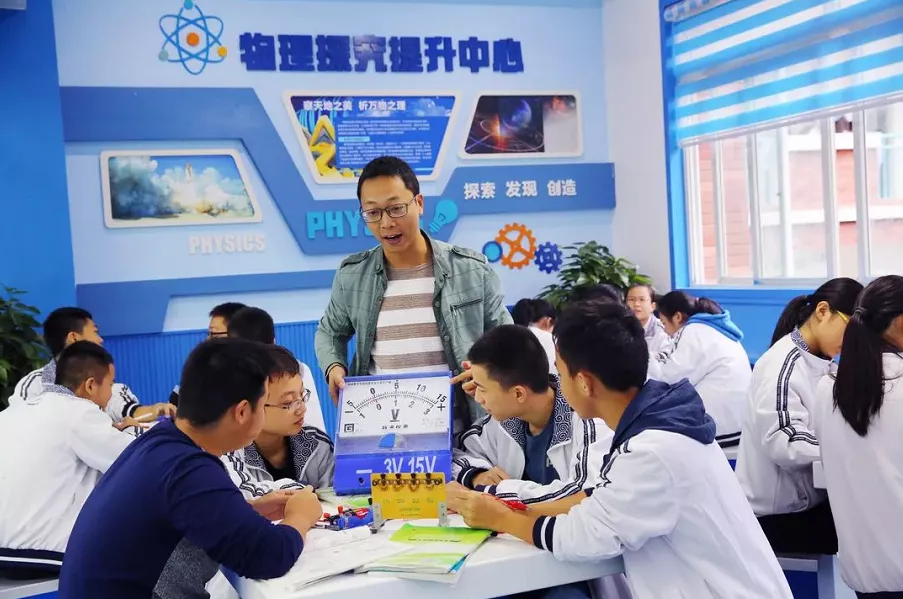 成都东辰高中部来了！首届教师一半以上都是清北名师