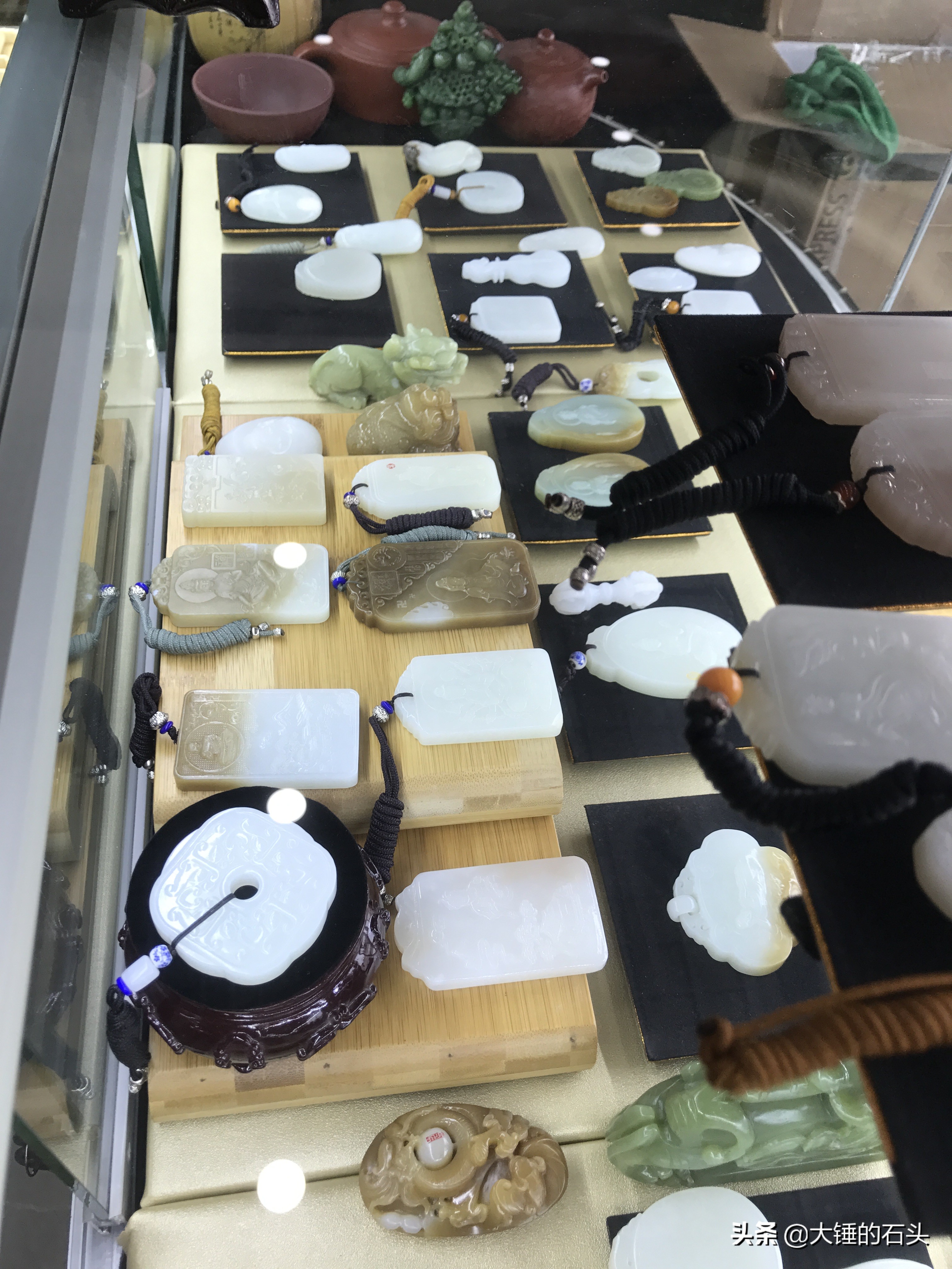 与小酱同志一起了解，传说中的羊脂玉和普通白玉到底有什么区别