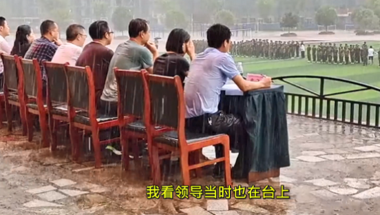 别不把大学军训不当回事，和高中军训区别大了，男生女生都要重视