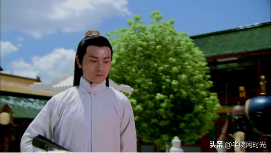 只是遥遥望了黄蓉一眼，欧阳克的深情即是万年