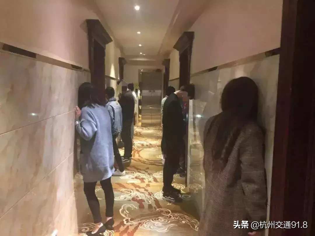 浙江3个涉黄窝点被突击检查，男男女女几十人当场被抓！