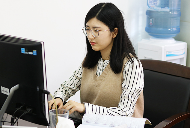 大学辅导员工资单曝光，在看到真实收入后，不得不说羡慕了