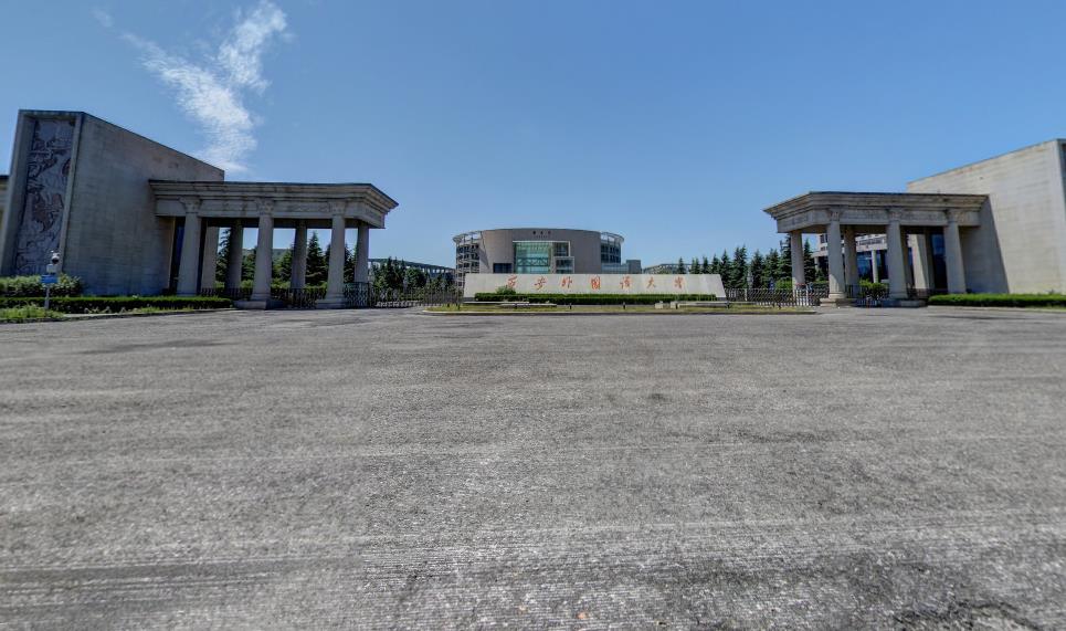 校友会：语言类排名前十的大学，这三所大学排名倒数