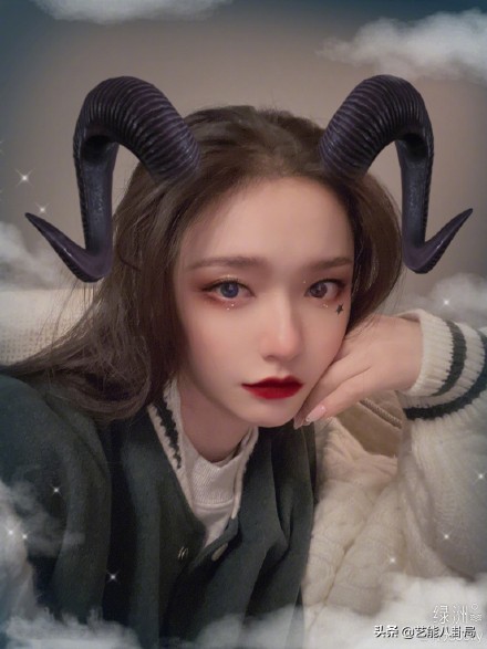 明星万圣节装扮：关晓彤变狐妖，欧阳娜娜扮兔子精，毛晓彤神还原