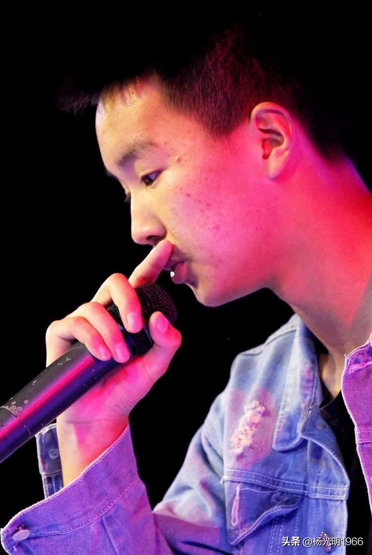 施秉一中：唱响青春   舞动人生