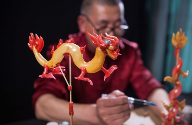 "黄氏吹糖人":7旬老人一生坚持与热爱 吹出省级"非遗"