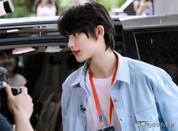 丁程鑫高考后很忙碌！综艺拍戏“两手抓”，出演尔冬升电影厉害了