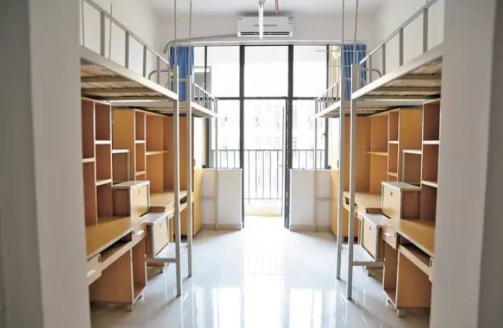 大学寝室被曝光，最好的宿舍vs最差的宿舍差距太明显