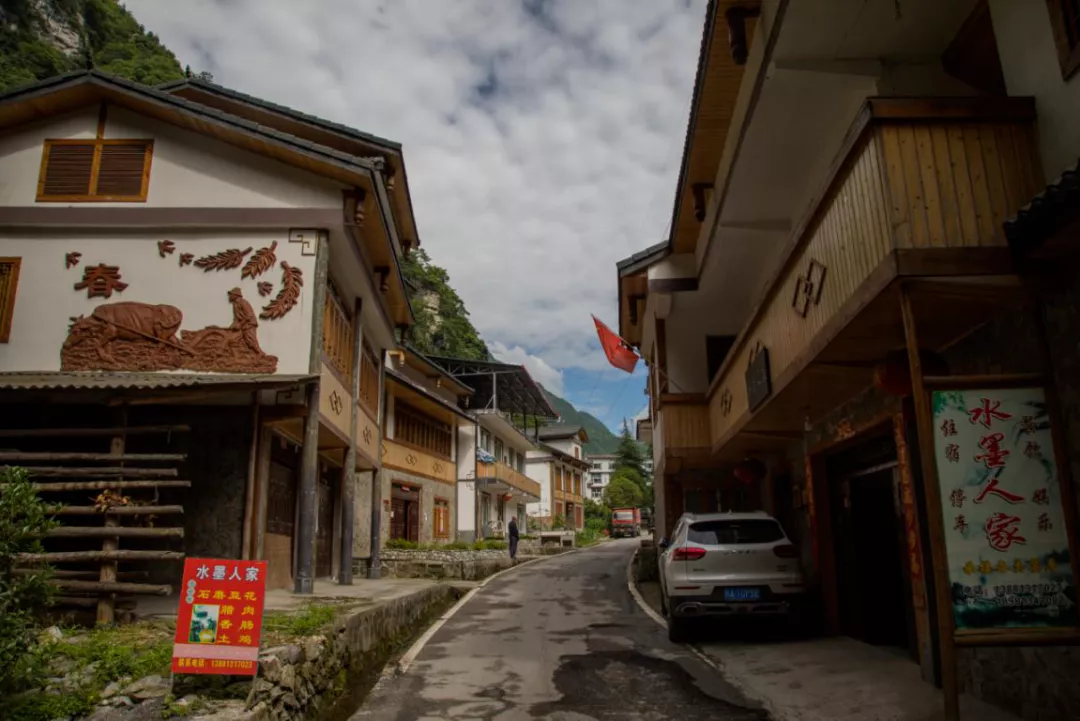 峡谷深处藏着古老小镇，拥有复古电影质感的金口河之旅~
