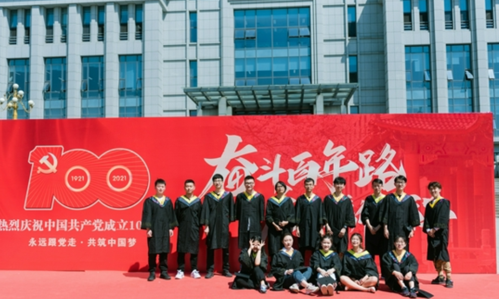 哈工程再现“学霸班”，全班考研成功，本科毕业后再当研究生同学