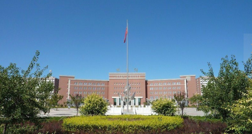 河北财经类大学，在业内备受好评，学生发展前景好，你会选择哪所