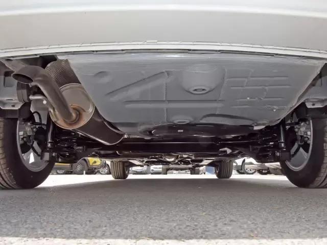 采用桑塔纳发动机，油耗低至5.6L，年轻的捷达VA3终于被认可