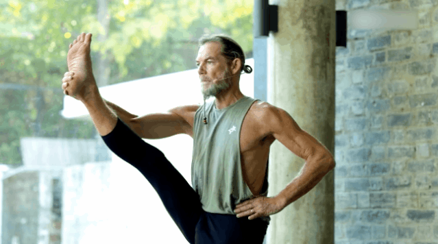 让人越练越上瘾的阿斯汤伽，为什么大家对它又爱又恨？