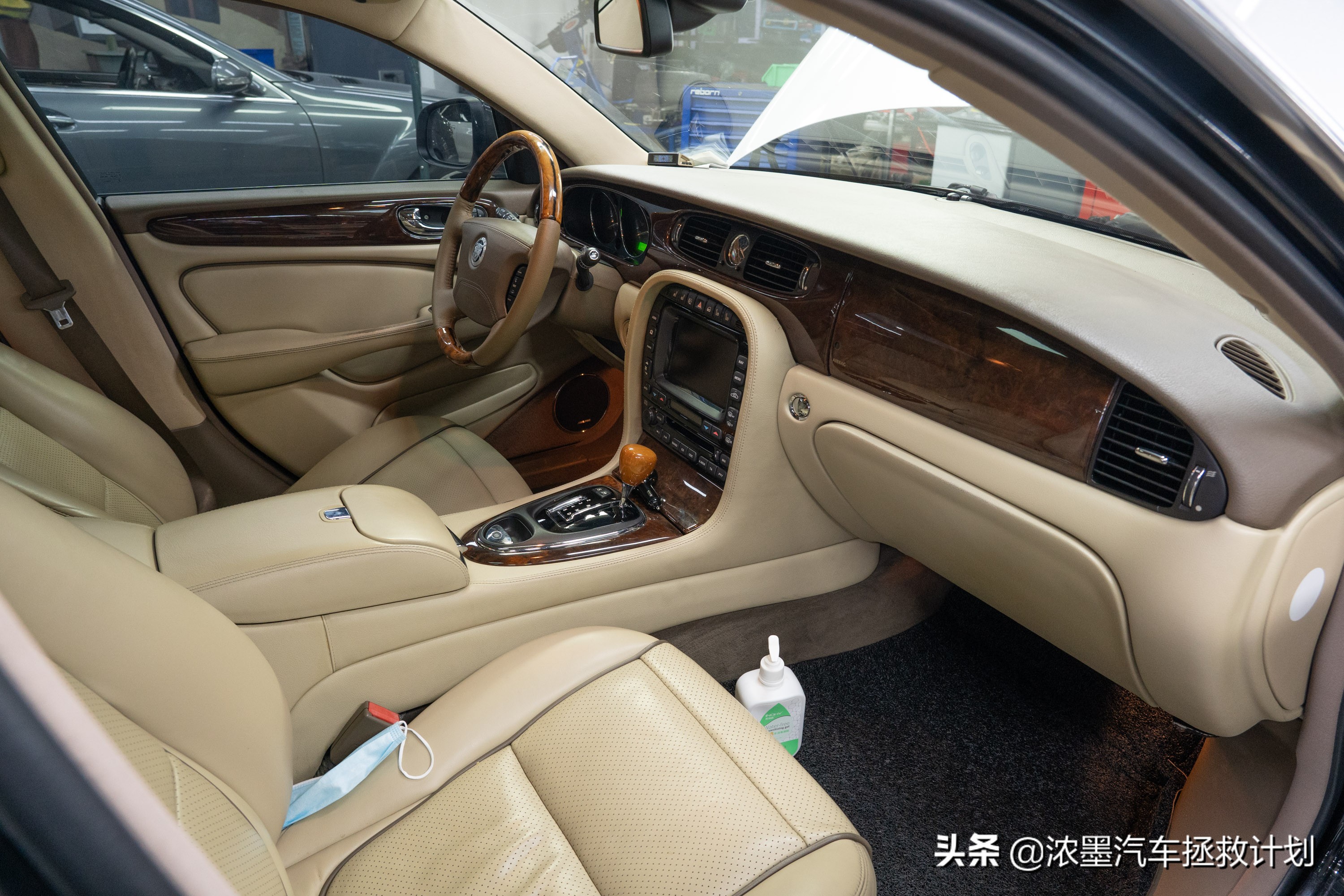 「从容耀眼」整备一台十三年前的捷豹XJ，演绎优雅与动感自然结合