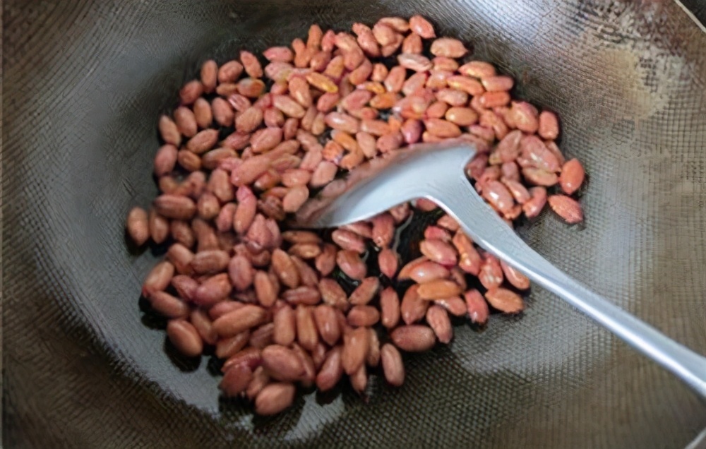 做汤圆，和面是关键，从馅料到包详细做法教给你，不露馅也不破皮