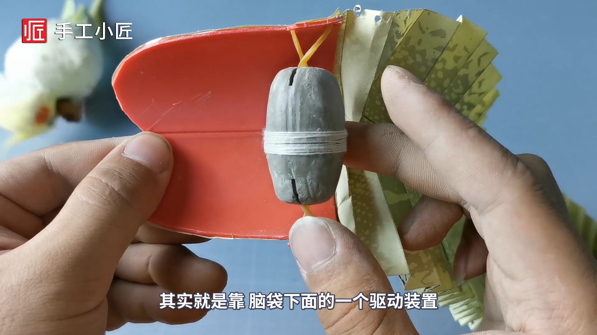 「圖紙」超好玩的“地龍”玩具，一拉就跑，知道是什么原理嗎？