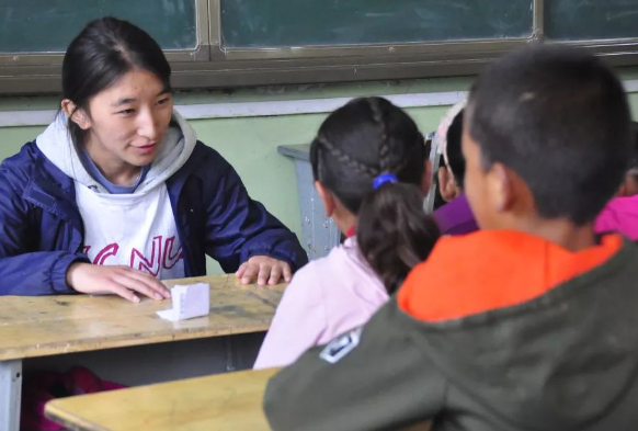 西藏教师招聘（西藏一小学教师工资单曝光）