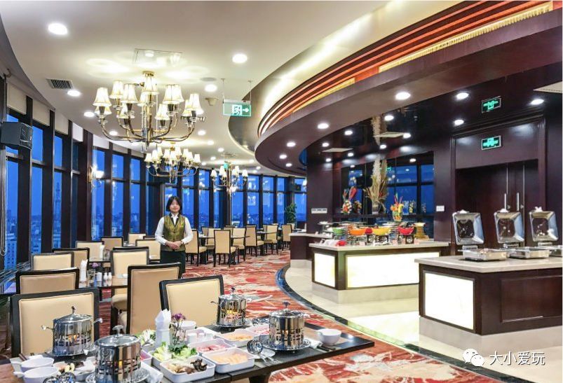 中央电视塔旋转餐厅自助餐价格(迪拜) - 价格百科