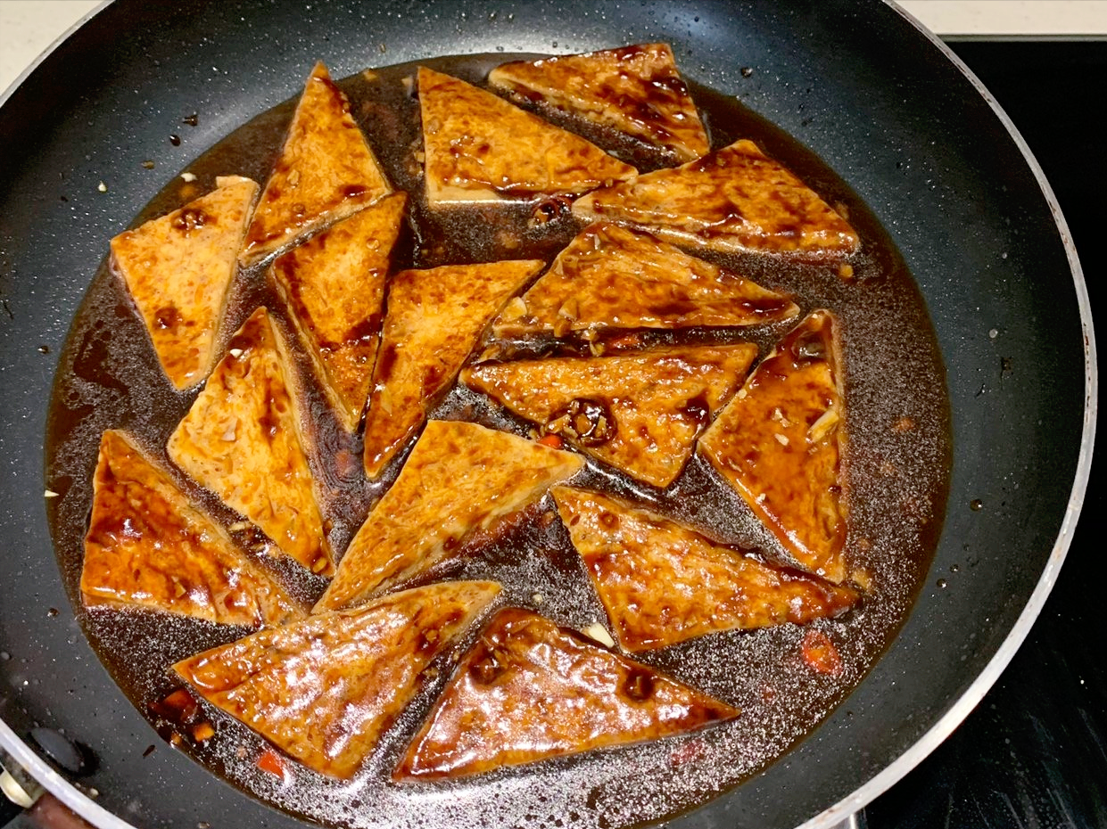 紅燒豆腐的家常做法,紅燒豆腐的家常做法最簡單的