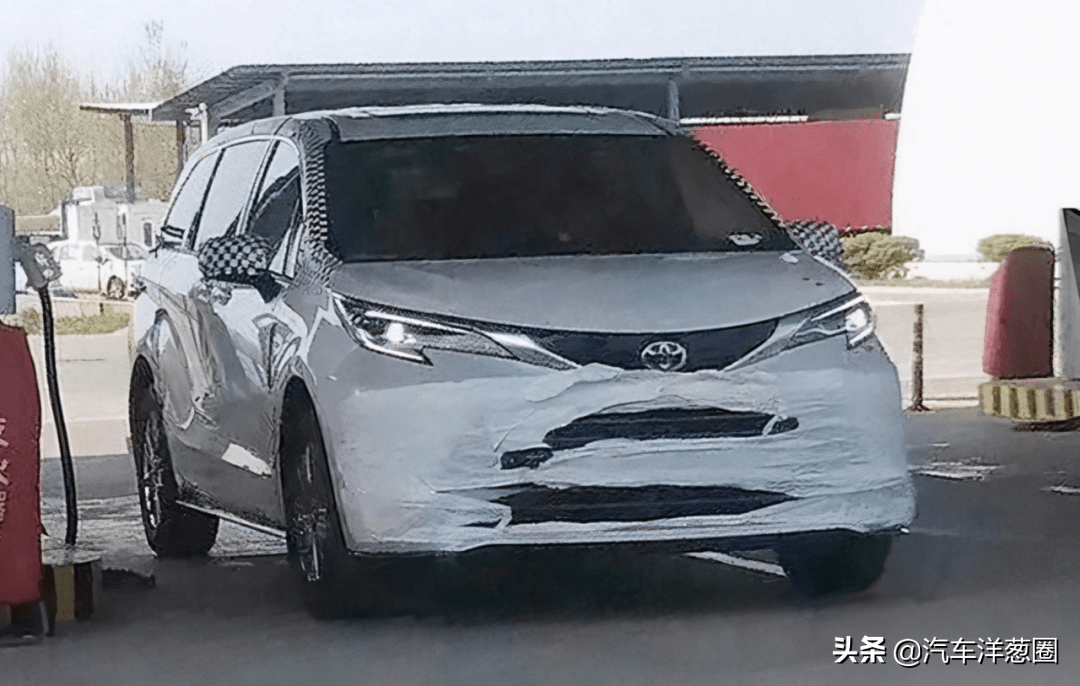 大过埃尔法！采用混动，全新丰田赛那国内实拍，别克GL8危险了？
