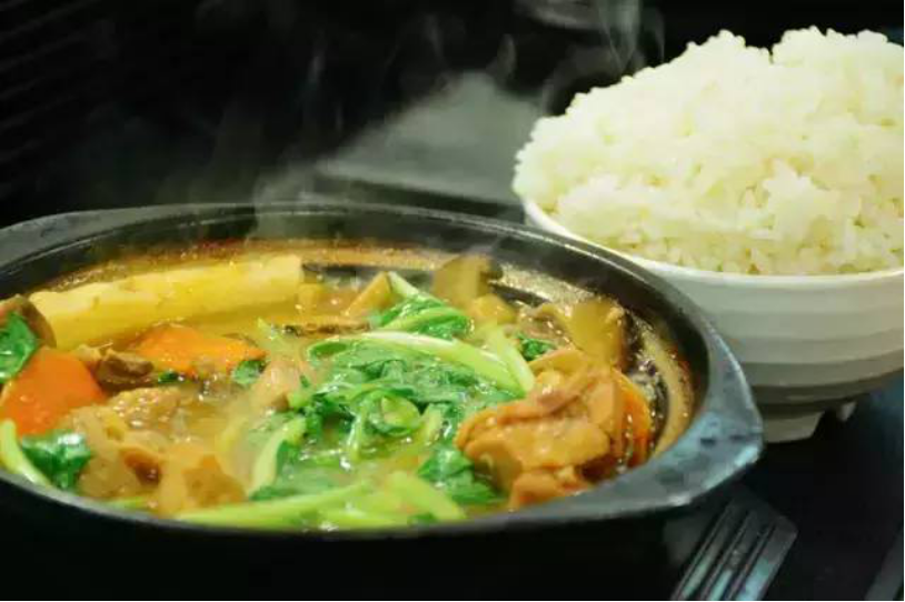 火了！江苏“高颜值”大学：坐拥空调宿舍，出门就是地铁，小龙虾吃到爽！