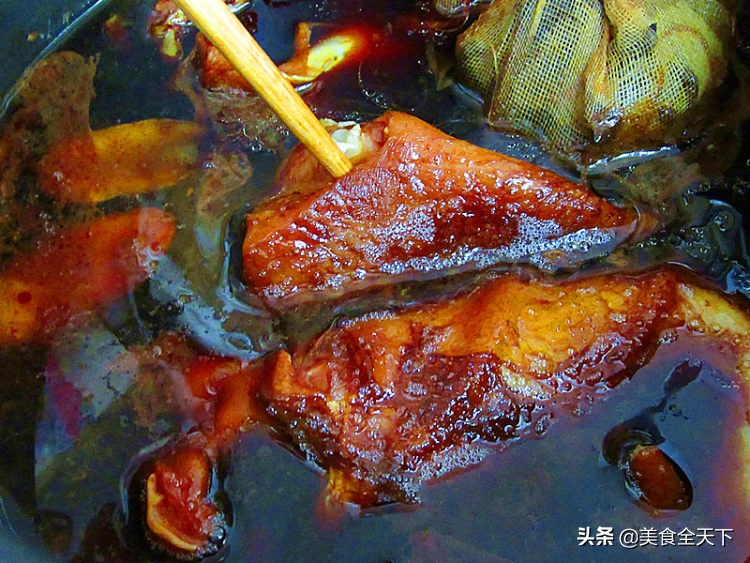 猪身上莫过于猪耳朵有嚼劲了，凉拌猪耳朵你做对了吗？