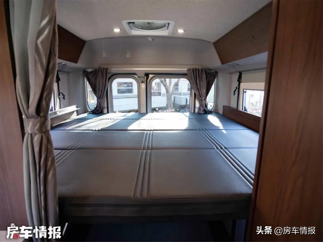 新款丰田考斯特房车，4.0L动力足，大沙发特舒服行李箱能住人