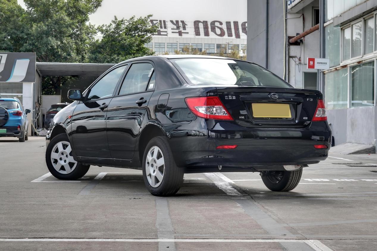 “囊中羞涩”买啥车？手握5万，这些轿车、SUV、新能源都能买