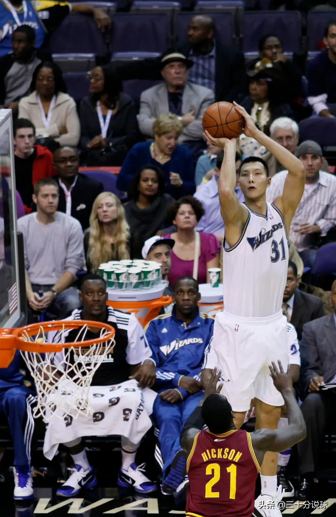 易建联在nba为什么没成功(易建联并不成功的五年NBA生涯，写满了遗憾和坏运气)