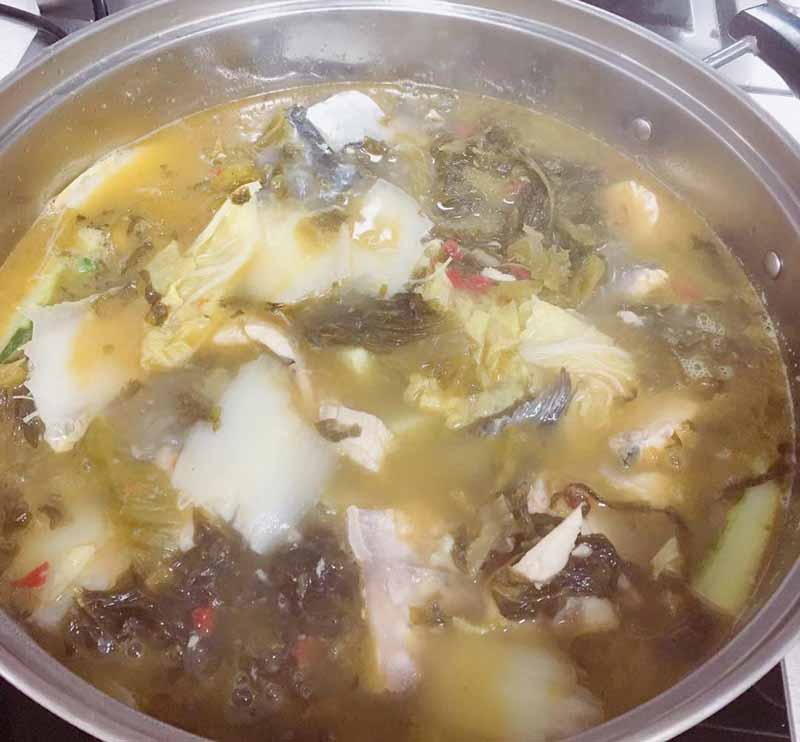 酸菜鱼怎么做好吃？最简单的方法做出和饭店相媲美的酸菜鱼